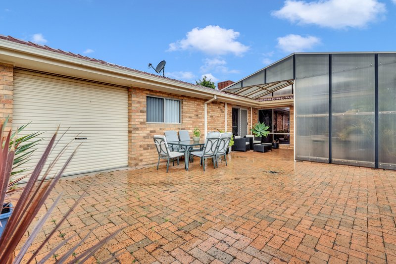 Photo - 11 Verwood Court, Craigieburn VIC 3064 - Image 17