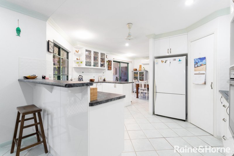 Photo - 11 Victor Avenue, Glenella QLD 4740 - Image 8