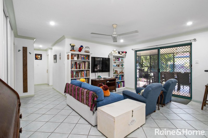 Photo - 11 Victor Avenue, Glenella QLD 4740 - Image 10