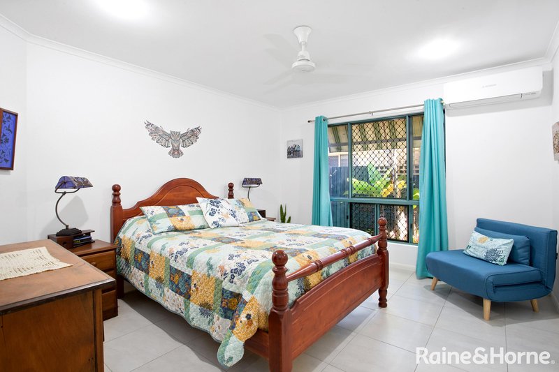 Photo - 11 Victor Avenue, Glenella QLD 4740 - Image 11