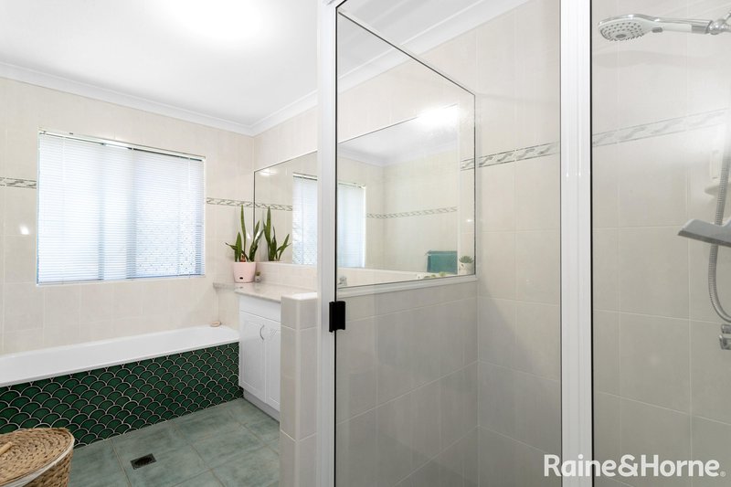 Photo - 11 Victor Avenue, Glenella QLD 4740 - Image 16