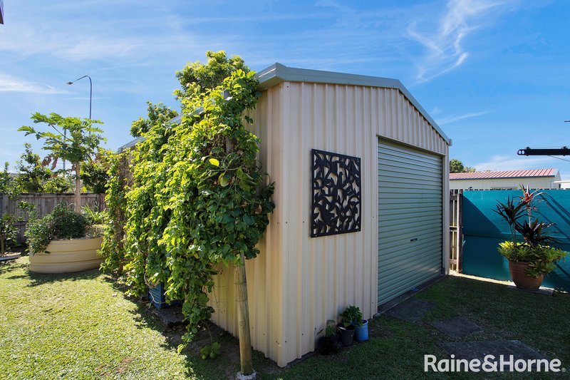 Photo - 11 Victor Avenue, Glenella QLD 4740 - Image 20