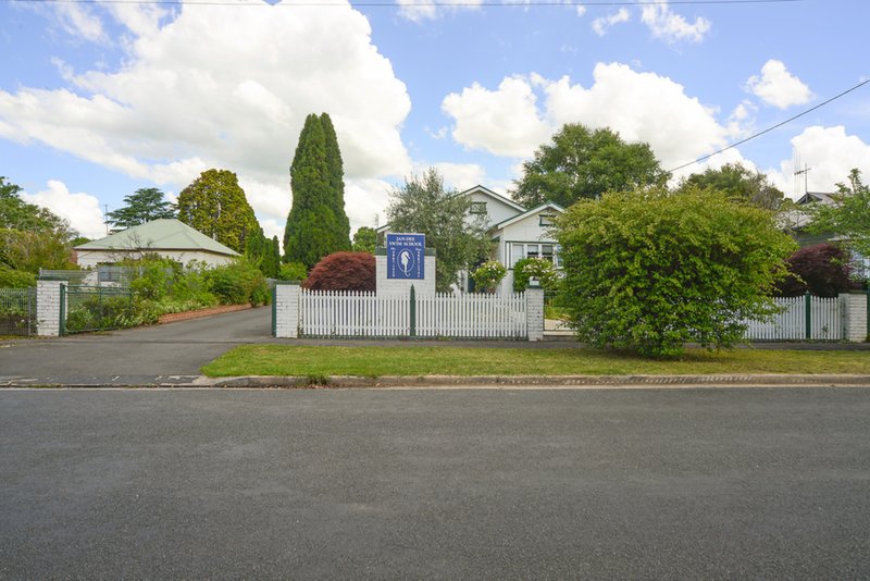 Photo - 11 Victoria Street, Bowral NSW 2576 - Image 2