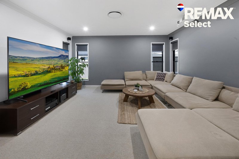 Photo - 11 Vidar Crescent, Ooralea QLD 4740 - Image 7