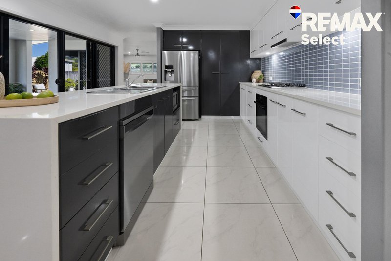 Photo - 11 Vidar Crescent, Ooralea QLD 4740 - Image 9