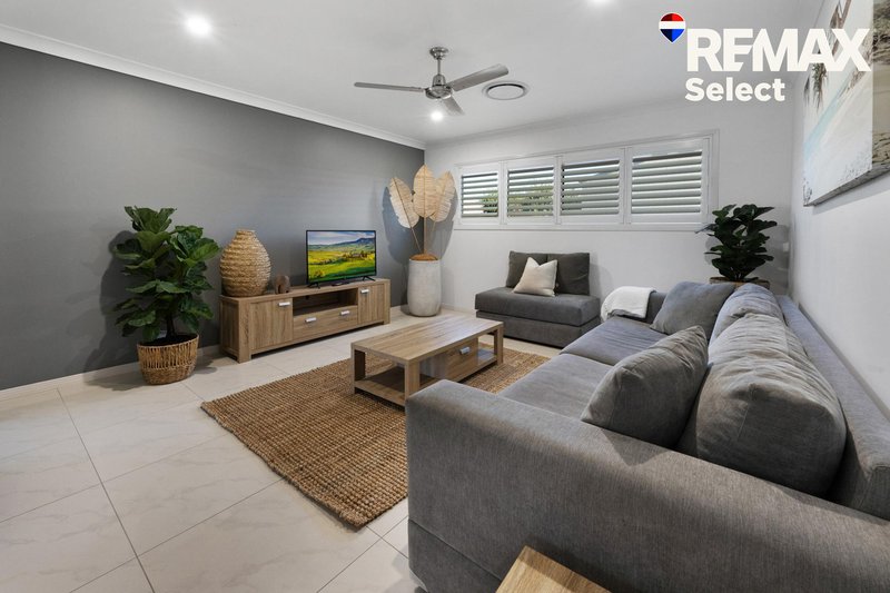 Photo - 11 Vidar Crescent, Ooralea QLD 4740 - Image 13