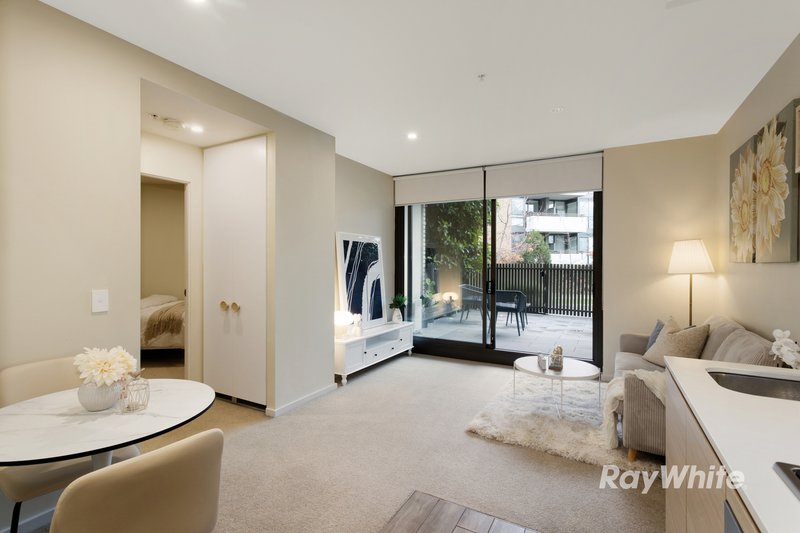 Photo - 1/1 Village Mews, Caulfield North VIC 3161 - Image 2