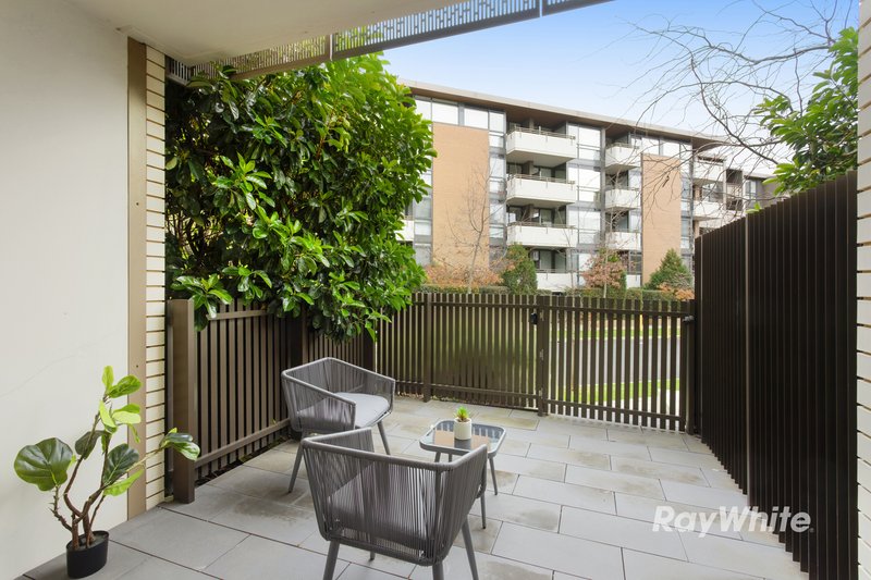 Photo - 1/1 Village Mews, Caulfield North VIC 3161 - Image 8