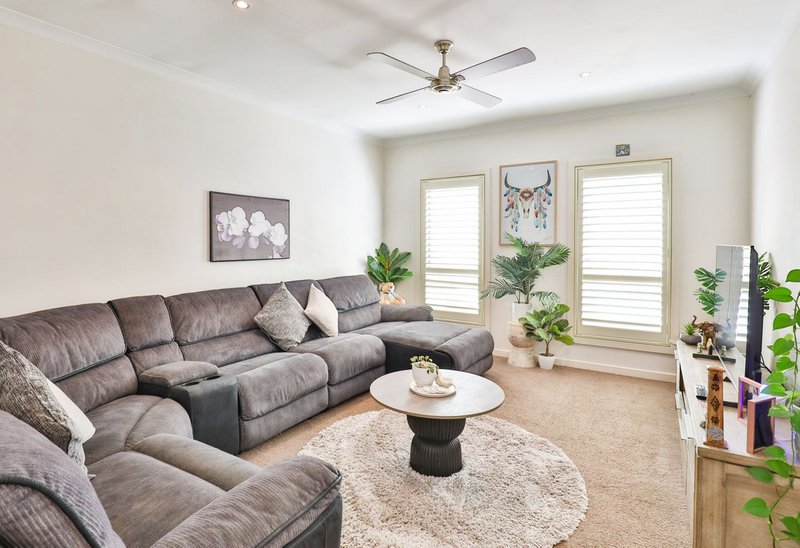 Photo - 11 Villiva Drive, Mildura VIC 3500 - Image 2