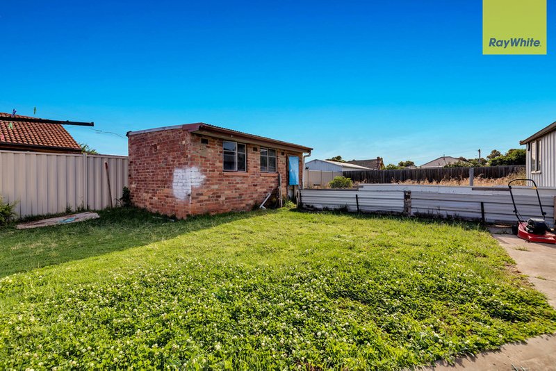 Photo - 11 Vincent Avenue, St Albans VIC 3021 - Image 6