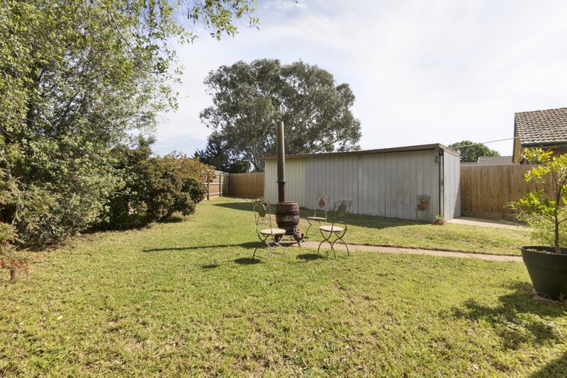 Photo - 11 Vincent Crescent, Werribee VIC 3030 - Image 11