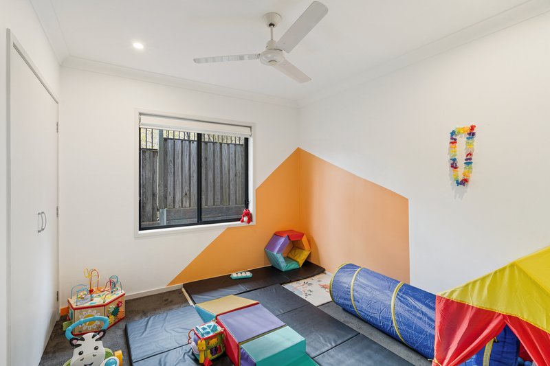 Photo - 11 Vincent Street, Bellbird Park QLD 4300 - Image 11