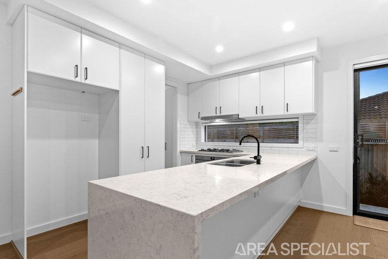 Photo - 1/1 Vinnys Court, Langwarrin VIC 3910 - Image 2