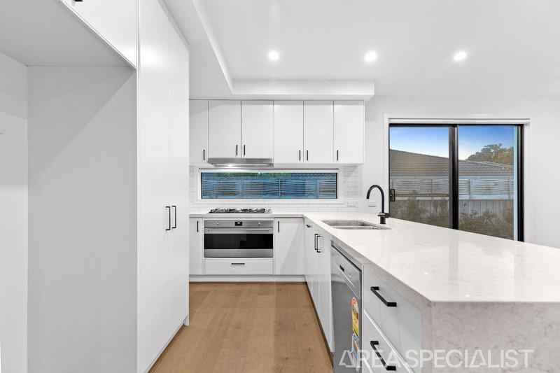 Photo - 1/1 Vinnys Court, Langwarrin VIC 3910 - Image 3