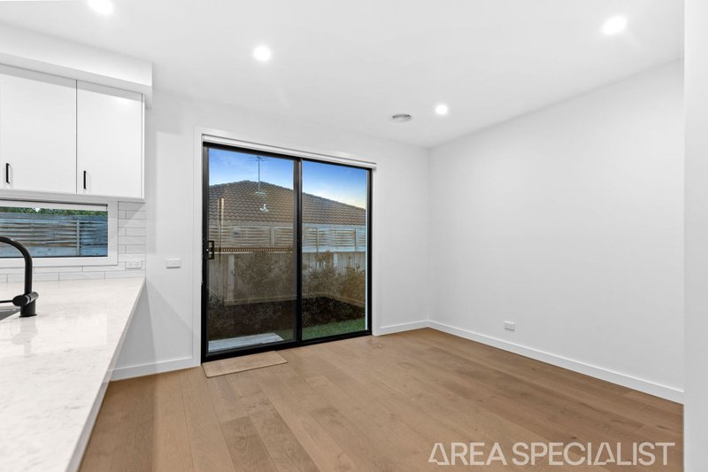 Photo - 1/1 Vinnys Court, Langwarrin VIC 3910 - Image 4
