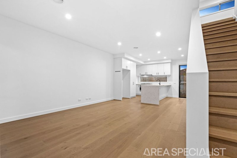 Photo - 1/1 Vinnys Court, Langwarrin VIC 3910 - Image 6