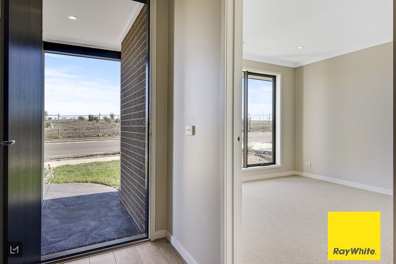 Photo - 11 Vital Drive, Tarneit VIC 3029 - Image 4