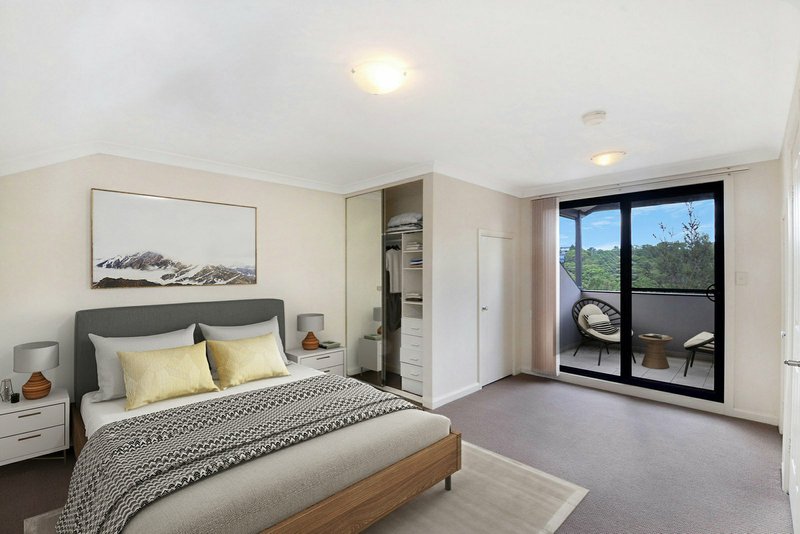 Photo - 11 Walkers Drive, Lane Cove NSW 2066 - Image 2