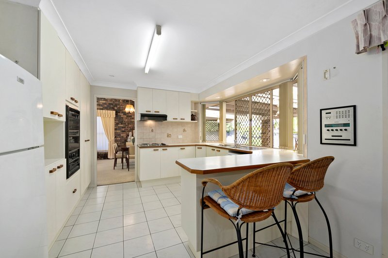 Photo - 11 Wallen Place, Wynnum West QLD 4178 - Image 6