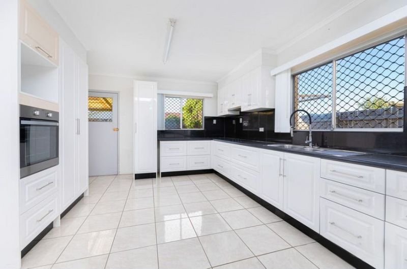 Photo - 11 Warana Avenue, Bellara QLD 4507 - Image 2