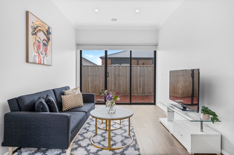 Photo - 11 Waratah Street, Beveridge VIC 3753 - Image 6