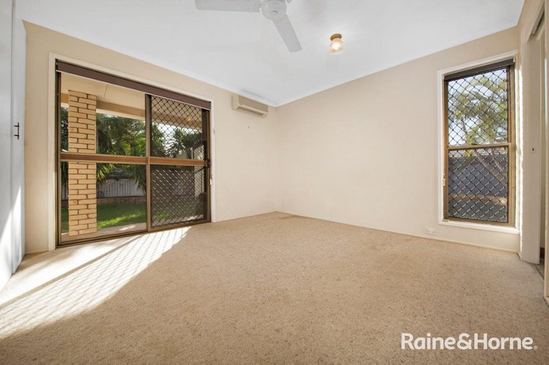 Photo - 11 Waratah Street, Kin Kora QLD 4680 - Image 11