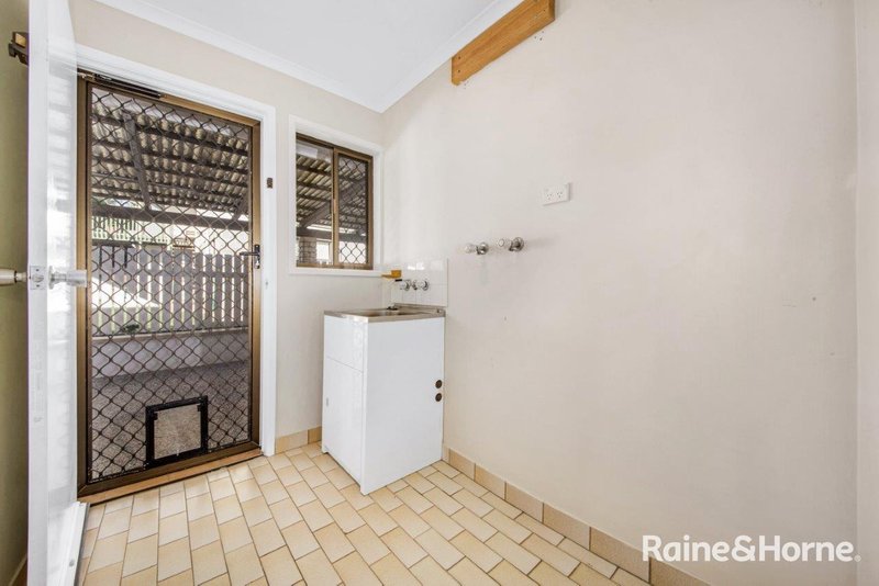 Photo - 11 Waratah Street, Kin Kora QLD 4680 - Image 13