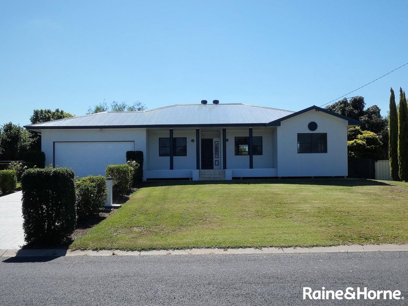 11 Waratah Street, Moree NSW 2400