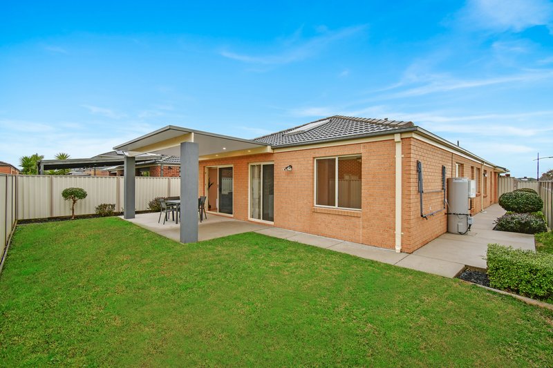 Photo - 11 Warbler Street, Pakenham VIC 3810 - Image 13