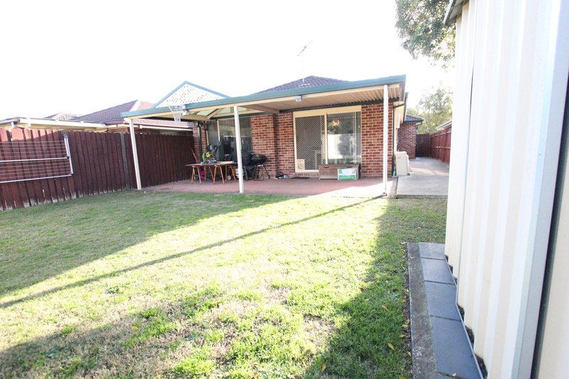 Photo - 11 Warrego Court, Wattle Grove NSW 2173 - Image 8