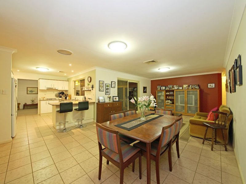 Photo - 11 Warrego Crescent, Murrumba Downs QLD 4503 - Image 9