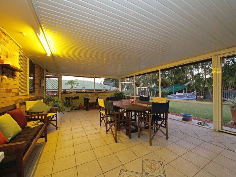 Photo - 11 Warrego Crescent, Murrumba Downs QLD 4503 - Image 18