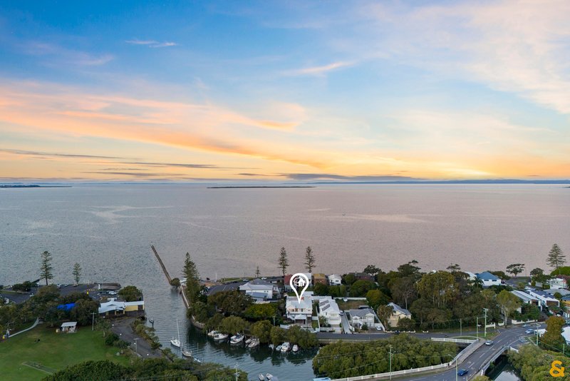 Photo - 11 Waterloo Esplanade, Wynnum QLD 4178 - Image 5