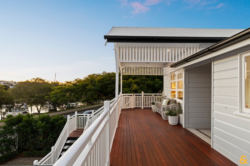 Photo - 11 Waterloo Esplanade, Wynnum QLD 4178 - Image 11
