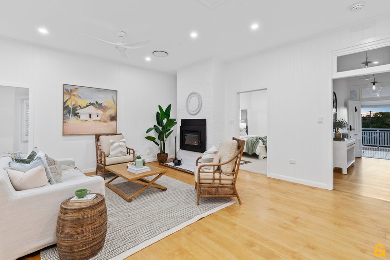 Photo - 11 Waterloo Esplanade, Wynnum QLD 4178 - Image 14