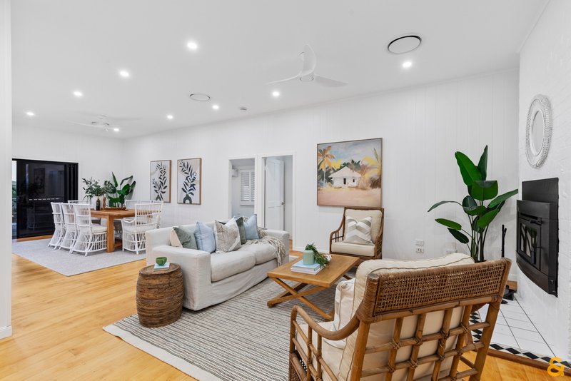 Photo - 11 Waterloo Esplanade, Wynnum QLD 4178 - Image 16