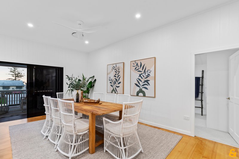 Photo - 11 Waterloo Esplanade, Wynnum QLD 4178 - Image 17