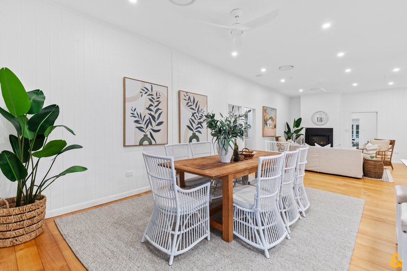 Photo - 11 Waterloo Esplanade, Wynnum QLD 4178 - Image 18