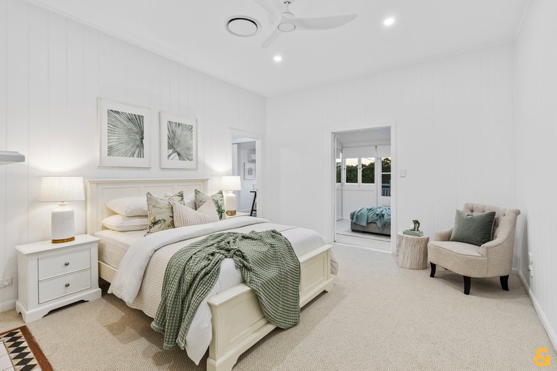 Photo - 11 Waterloo Esplanade, Wynnum QLD 4178 - Image 23