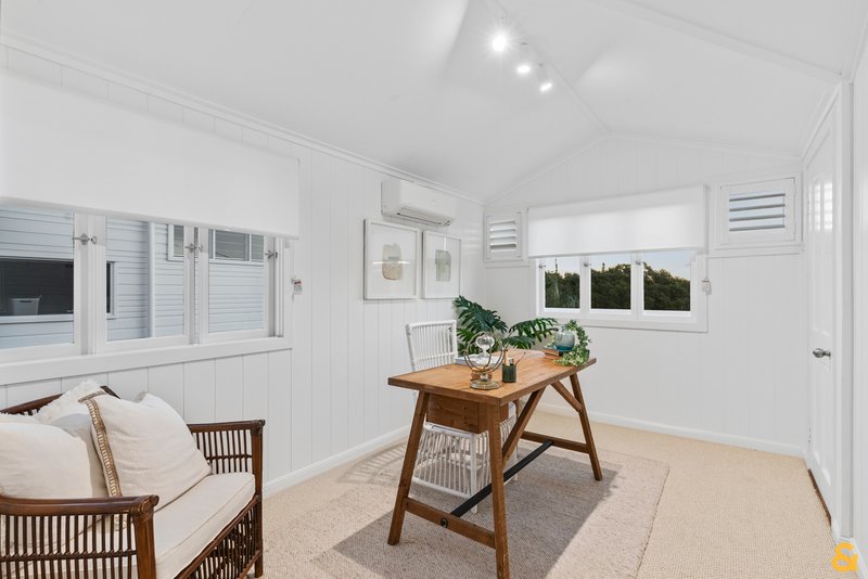 Photo - 11 Waterloo Esplanade, Wynnum QLD 4178 - Image 26