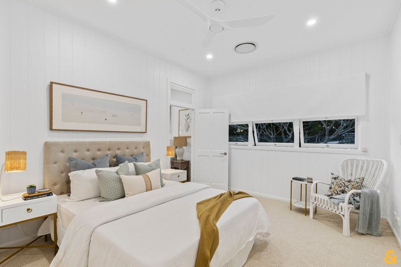 Photo - 11 Waterloo Esplanade, Wynnum QLD 4178 - Image 28