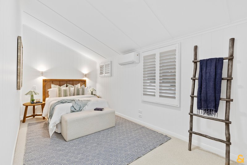 Photo - 11 Waterloo Esplanade, Wynnum QLD 4178 - Image 30