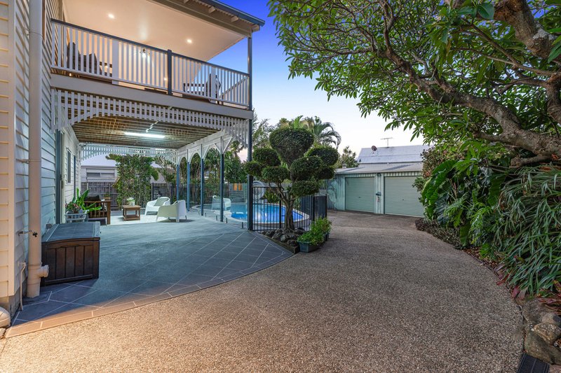 Photo - 11 Waterview Avenue, Wynnum QLD 4178 - Image 18