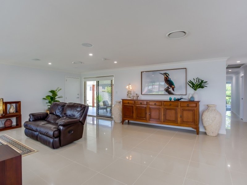 Photo - 11 Wattle Glen Place, Robina QLD 4226 - Image 16