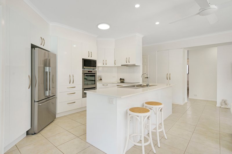 Photo - 11 Wattlepark Lane, Robina QLD 4226 - Image 15