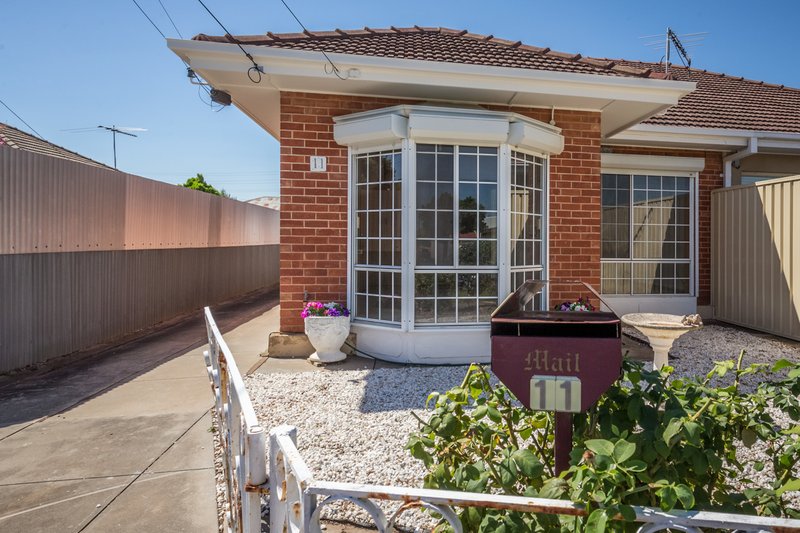 Photo - 11 Westall Avenue, Flinders Park SA 5025 - Image 2