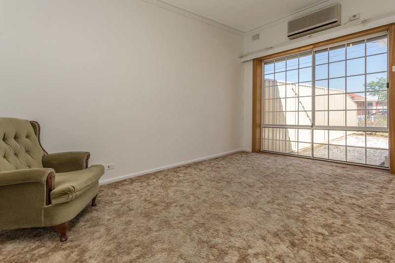 Photo - 11 Westall Avenue, Flinders Park SA 5025 - Image 3