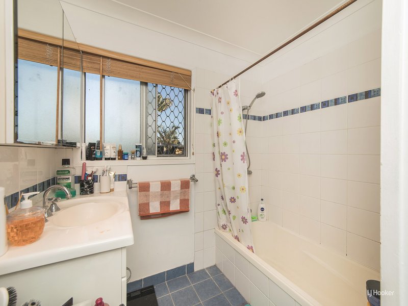 Photo - 11 Westmoreland Street, Kawana QLD 4701 - Image 6