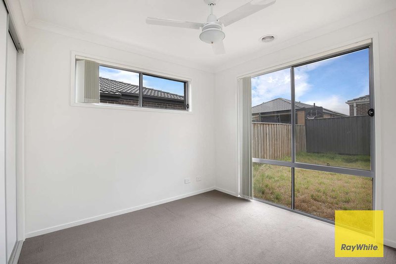 Photo - 11 Westonbury Drive, Truganina VIC 3029 - Image 3