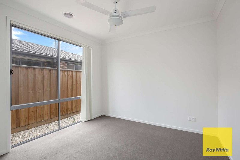 Photo - 11 Westonbury Drive, Truganina VIC 3029 - Image 6